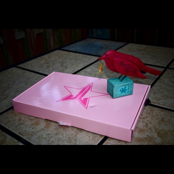 Blinged Jeffree Star Baby Pink Chrome Mirror - Picture 10 of 10